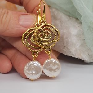 Gold Lightweigh Earrings Large Resin Coin Baroque Pearls